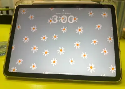 iPad Air 4ta generación + Apple Pencil - miniatura 2