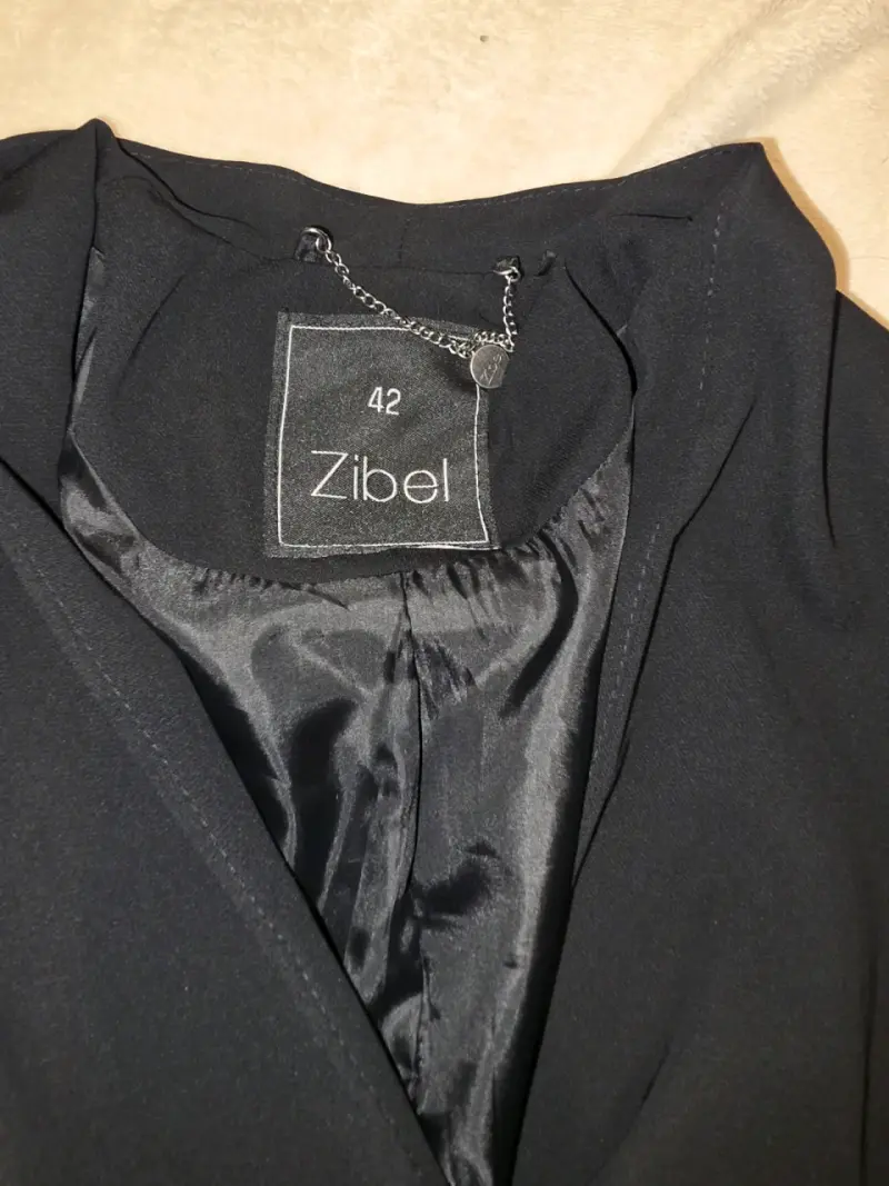 Chaqueta negra Zibel con cierres - 5