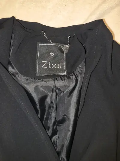Chaqueta negra Zibel con cierres - miniatura 5