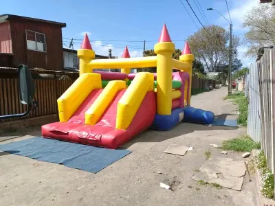 Castillo inflable para niños - miniatura 1