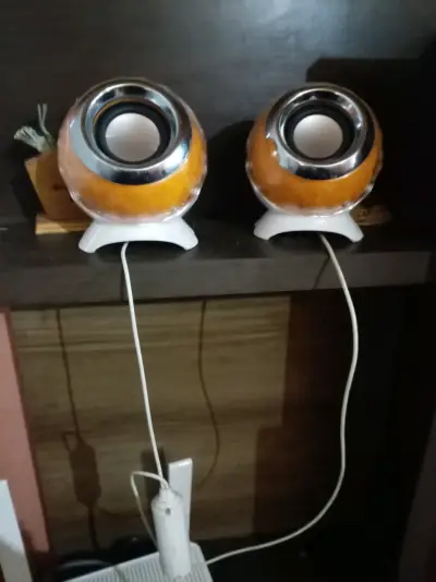Parlantes esféricos compactos - miniatura 2