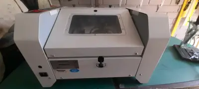 Plegadora y grapadora Booklet Maker - miniatura 4