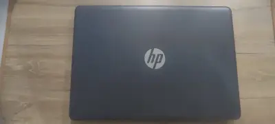 Laptop HP con procesador AMD Ryzen - miniatura 5