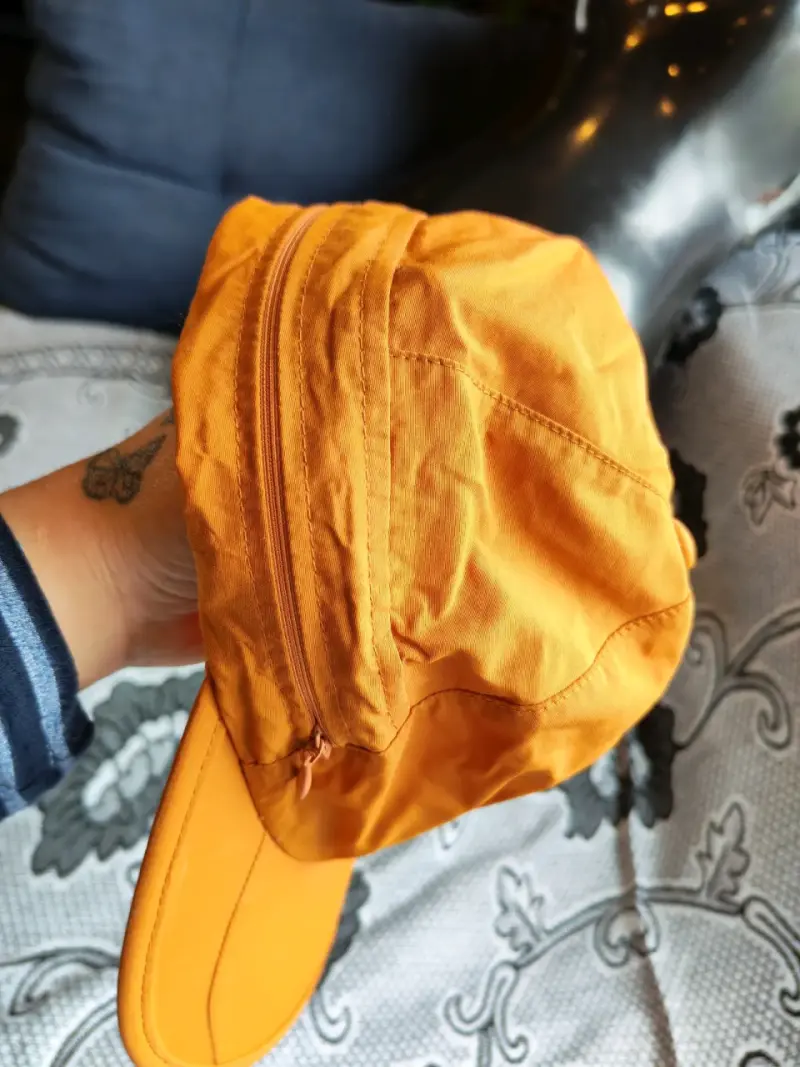 Gorra deportiva naranja con logo - 4