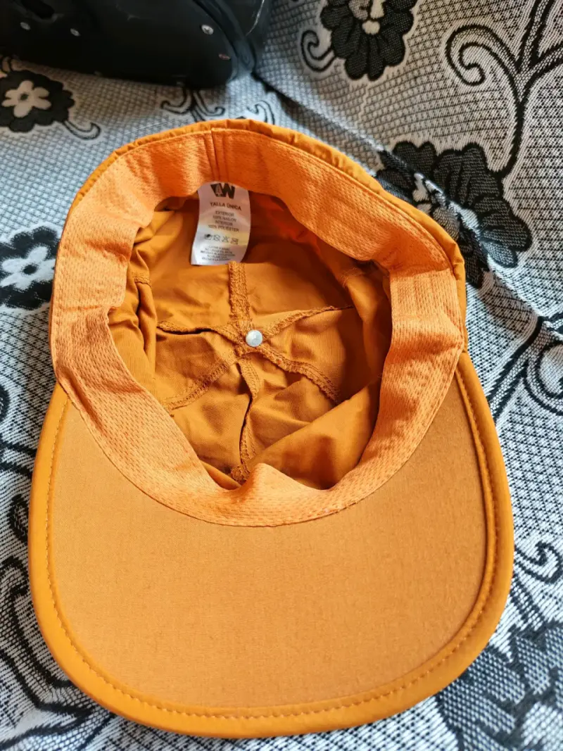 Gorra deportiva naranja con logo - 5