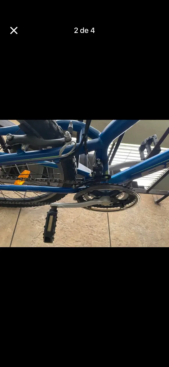 Bicicleta de montaña azul con suspensión - 3