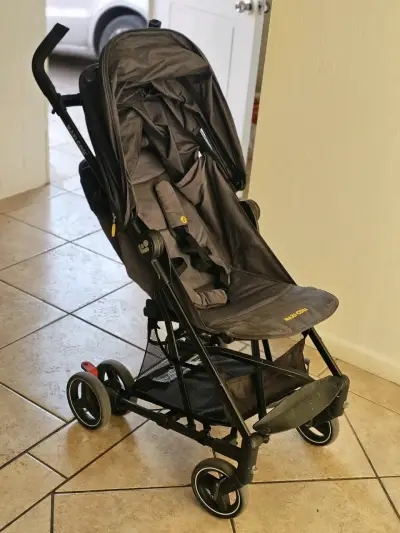 Coche de bebé Maxi-Cosi plegable - miniatura 1