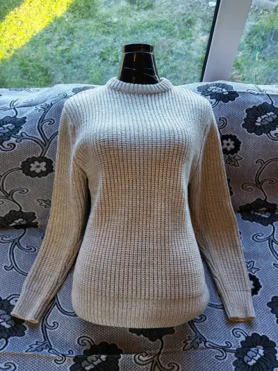 Suéter de lana beige para mujer - miniatura 1