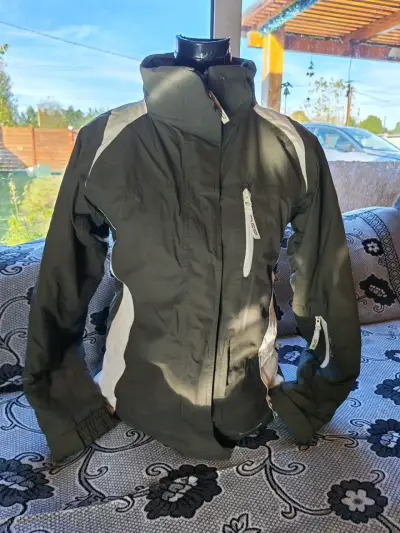Chaqueta impermeable para mujer - miniatura 1