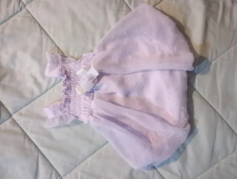 Vestido de bebé lila con broches - 1
