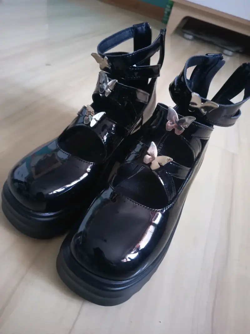 Zapatos de plataforma negros con mariposas - 4