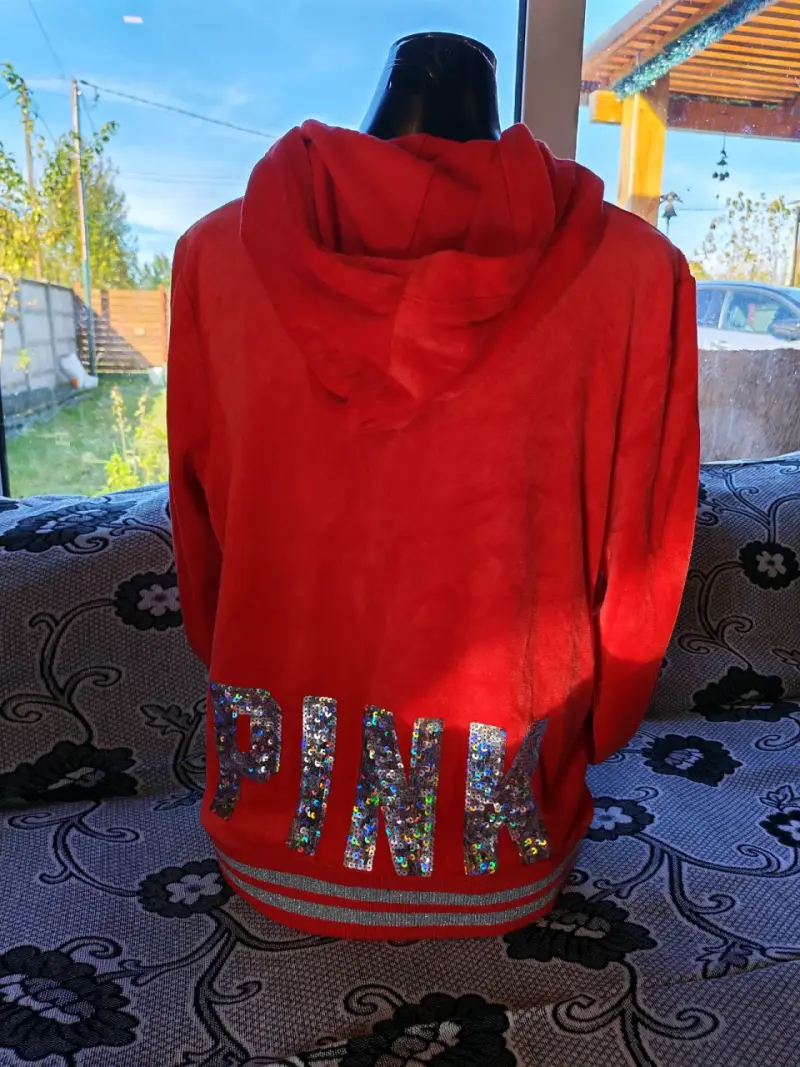 Polerón rojo con capucha y cierre - 2