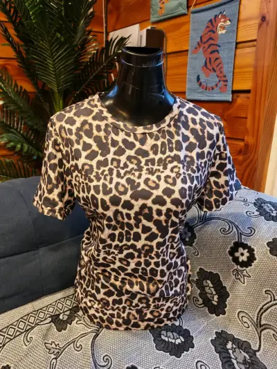 Polera estampado animal print - miniatura 1