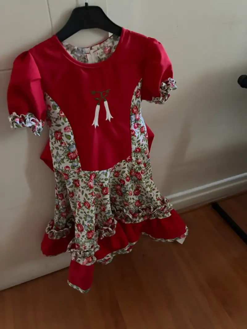 Vestido huasa infantil rojo con estampado floral - 3