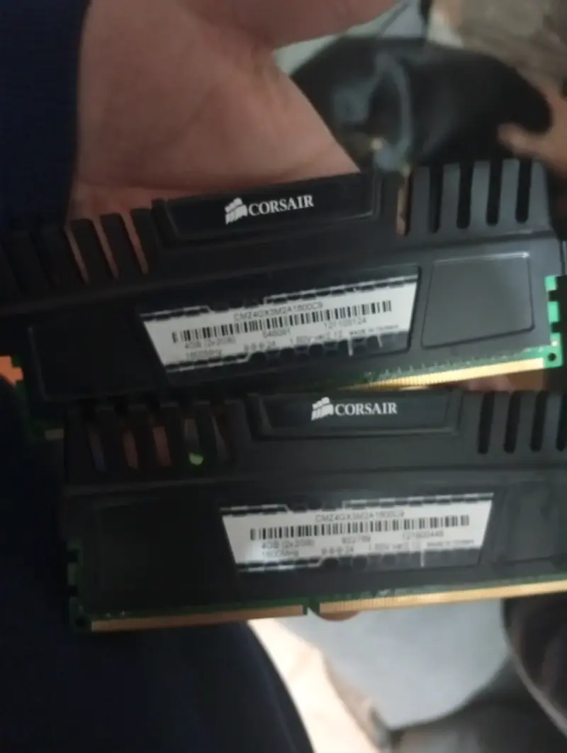 Memoria RAM DDR3 Corsair 4GB (2x2GB) 1600MHz - 2