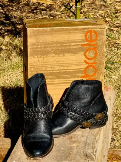 Botines Umbrale de Cuero Negro – Talla 38 - miniatura 1