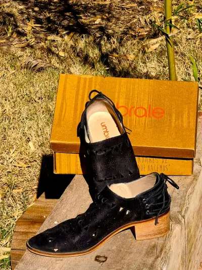 Zapatos Umbrale de Gamuza Negra – Talla 38 - miniatura 1