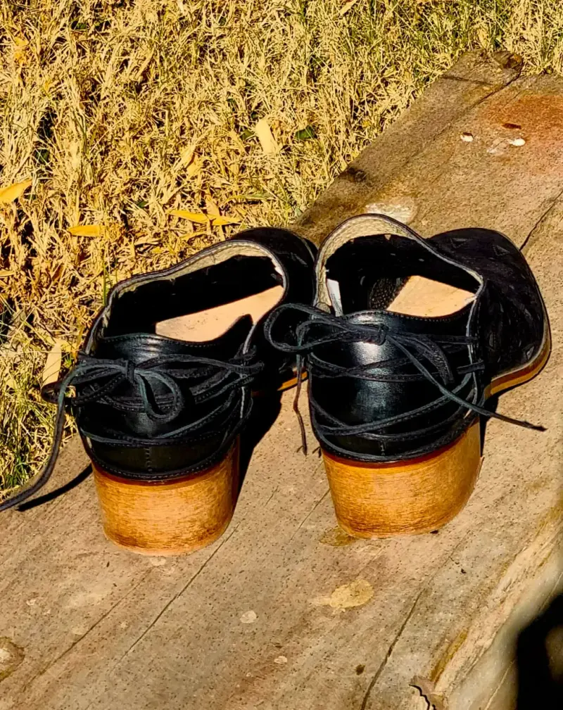 Zapatos Umbrale de Gamuza Negra – Talla 38 - 2