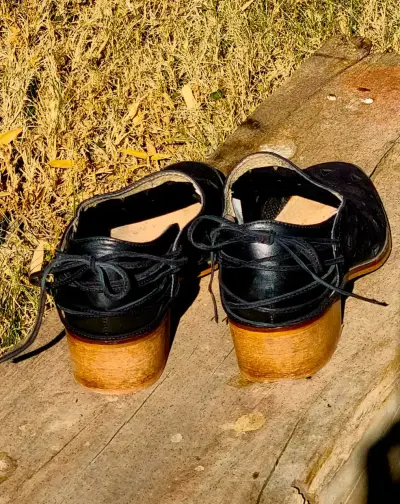 Zapatos Umbrale de Gamuza Negra – Talla 38 - miniatura 2