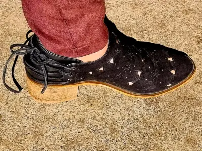 Zapatos Umbrale de Gamuza Negra – Talla 38 - miniatura 3
