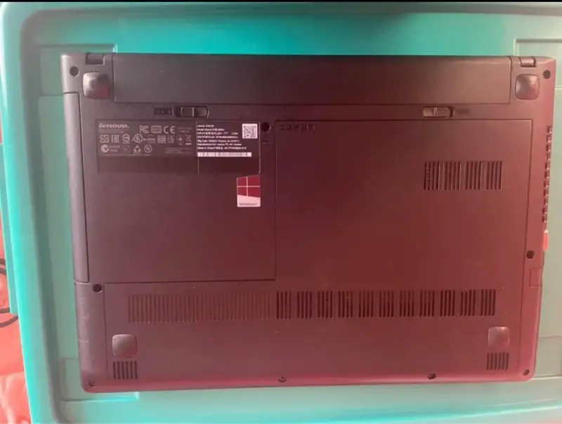 Laptop Lenovo en buen estado - 2