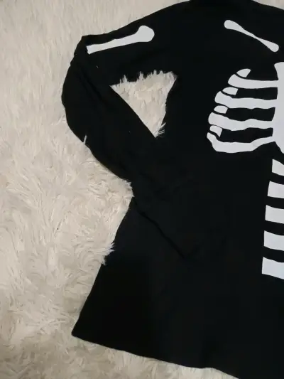 Polera negra con diseño de esqueleto Dama - miniatura 2