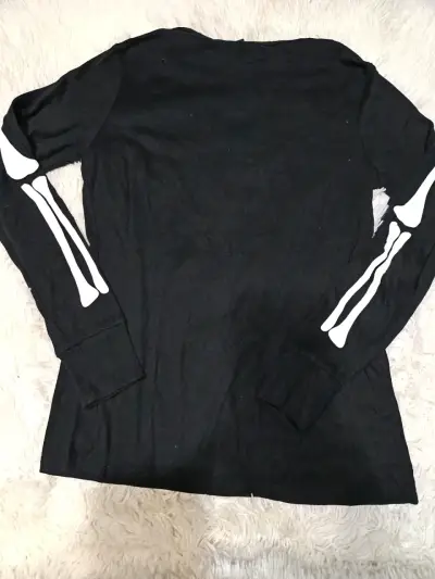 Polera negra con diseño de esqueleto Dama - miniatura 5