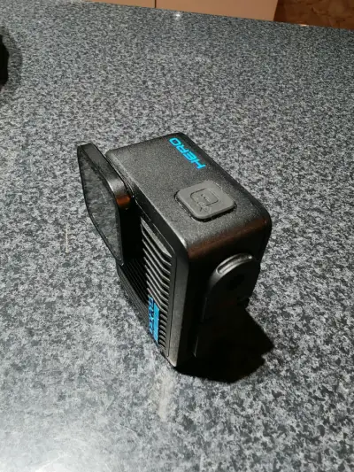 Cámara de acción GoPro Hero compacta - miniatura 1