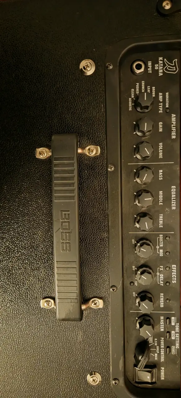 Amplificador Boss Katana 50W para guitarra - 3