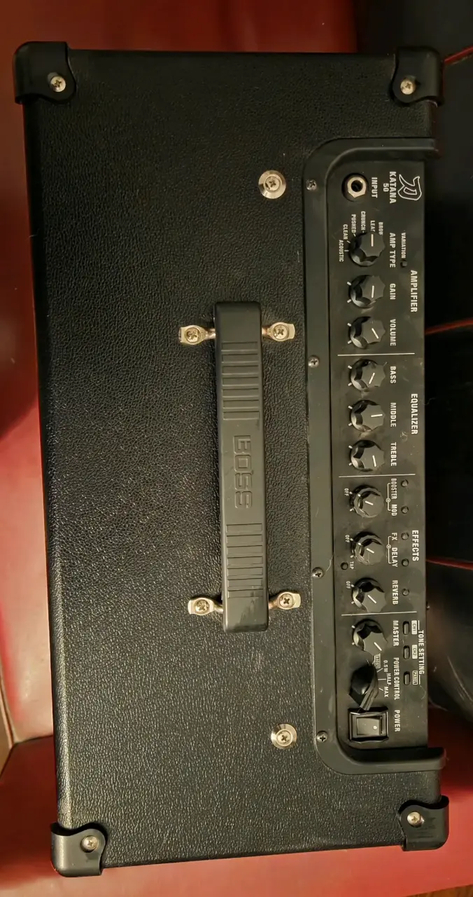 Amplificador Boss Katana 50W para guitarra - 4