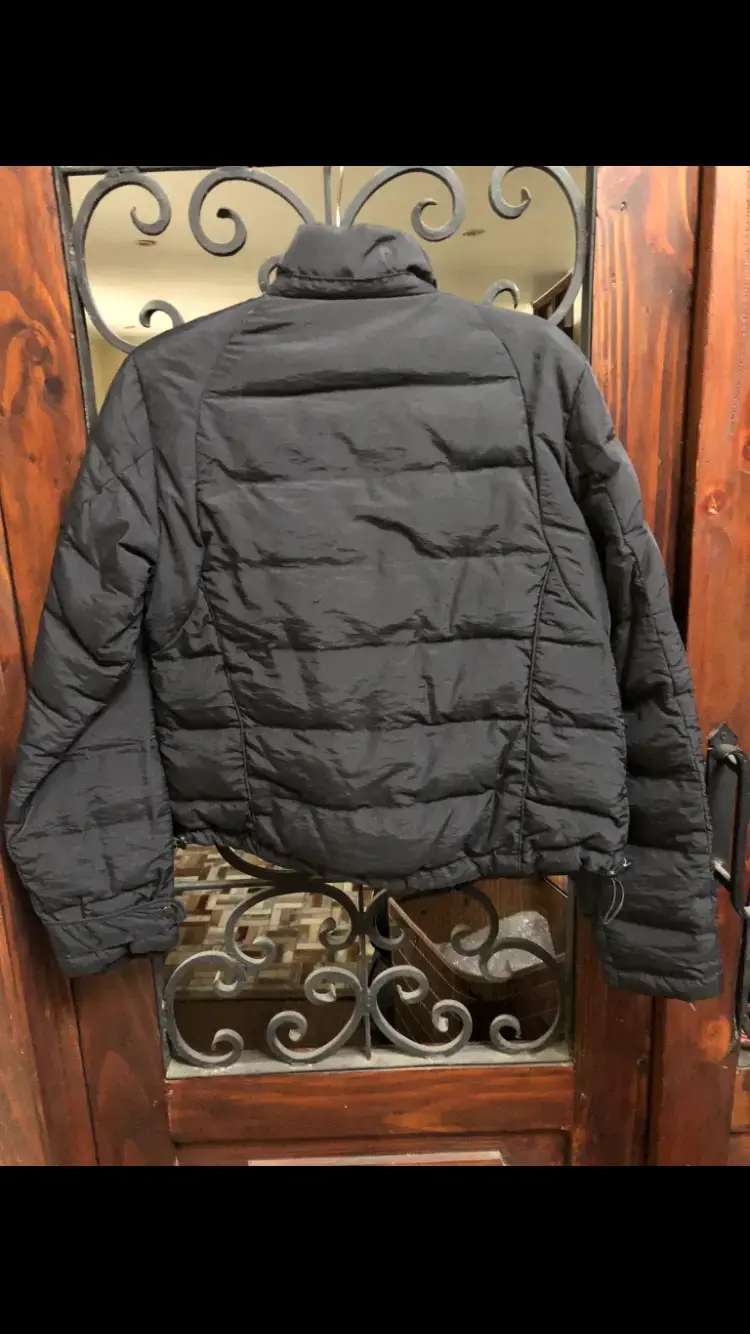 Chaqueta acolchada negra para invierno - 2