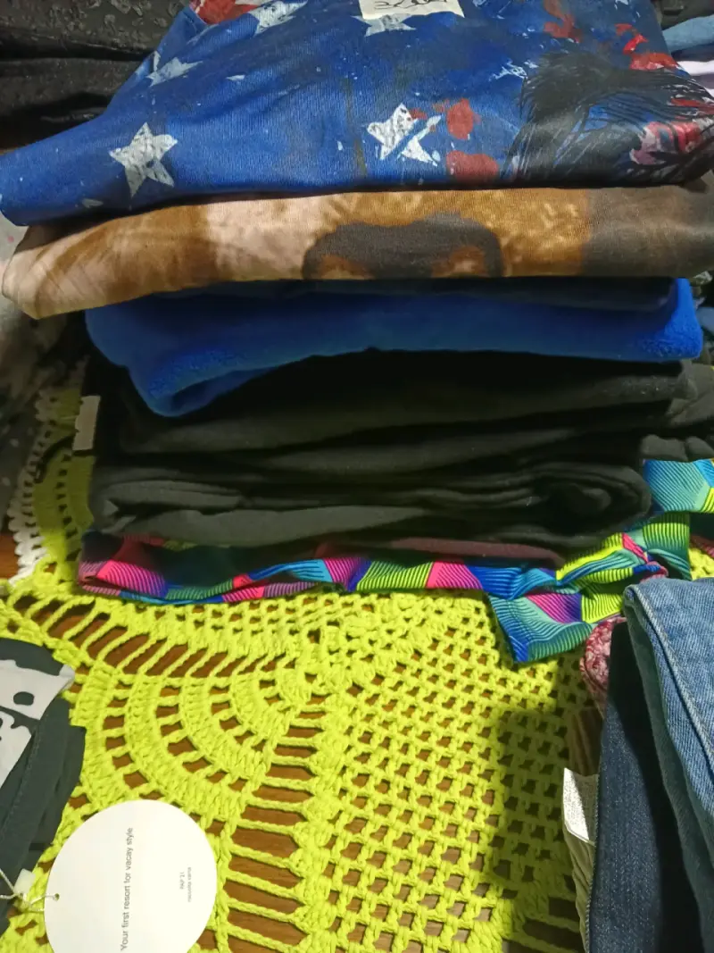 Lote de ropa de invierno y verano variada - 4