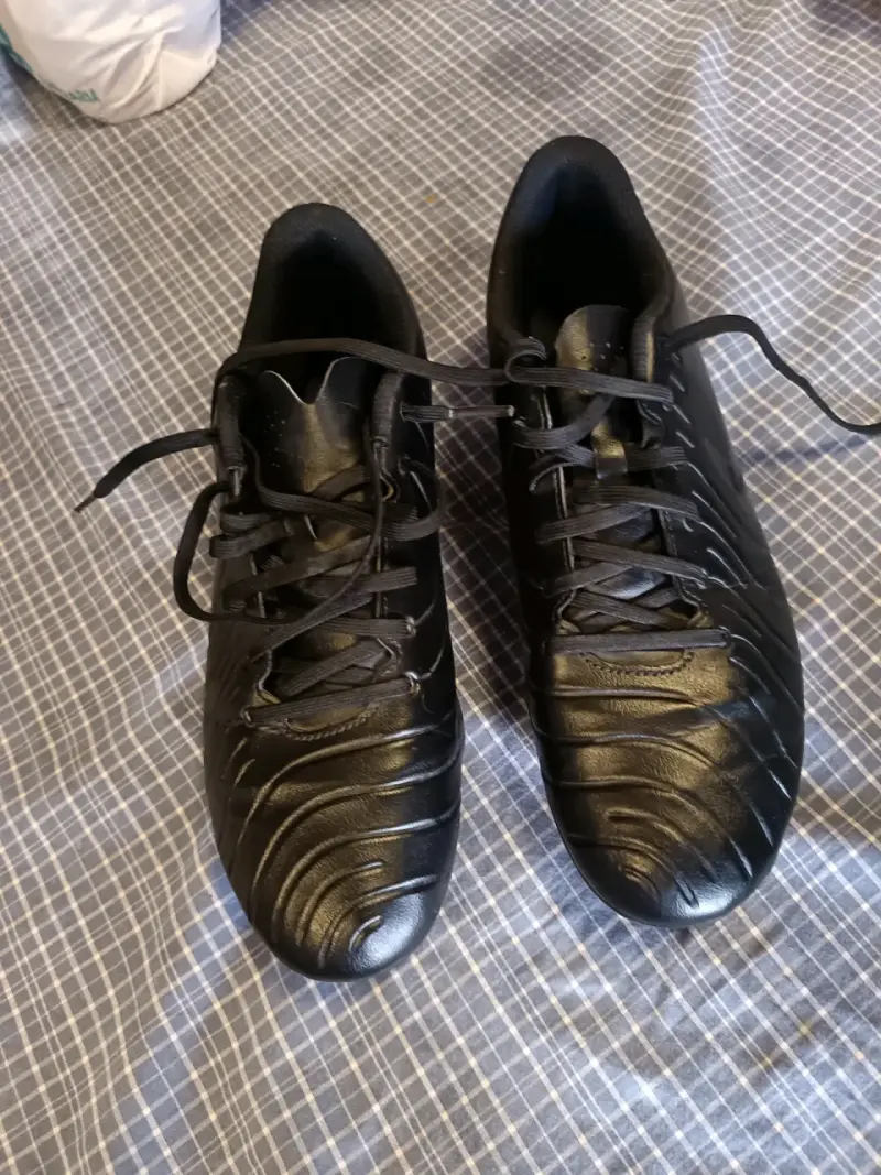 Zapatos de futbol número 41 para pie  delgado - 3