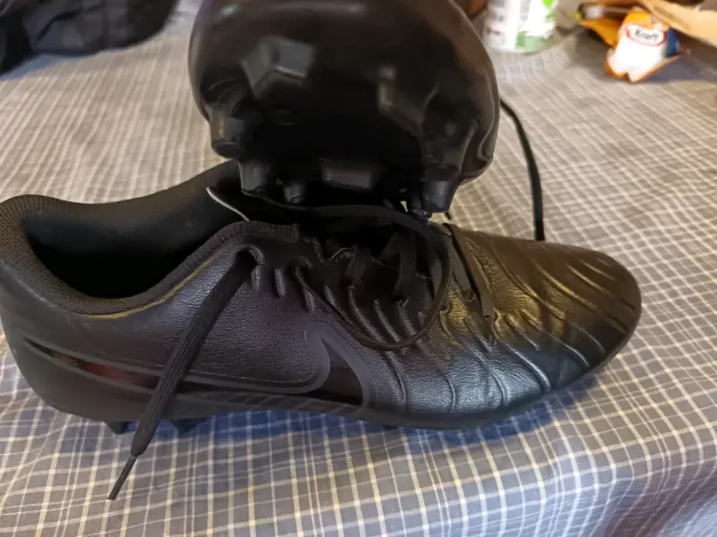 Zapatos de futbol número 41 para pie  delgado - 4