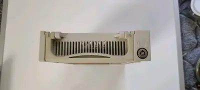 Carcasa de unidad de disco beige - miniatura 2