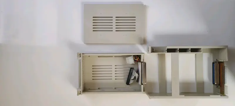 Carcasa de unidad de disco beige - 5