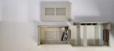 Carcasa de unidad de disco beige - miniatura 5