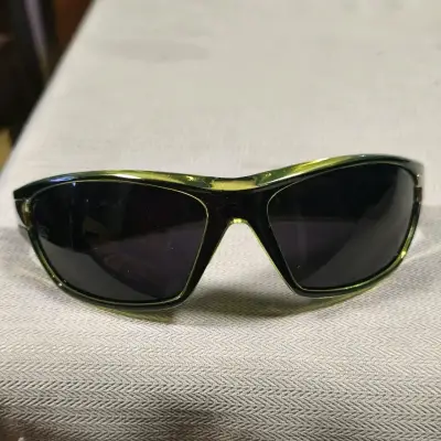 Gafas de sol deportivas negras - miniatura 1