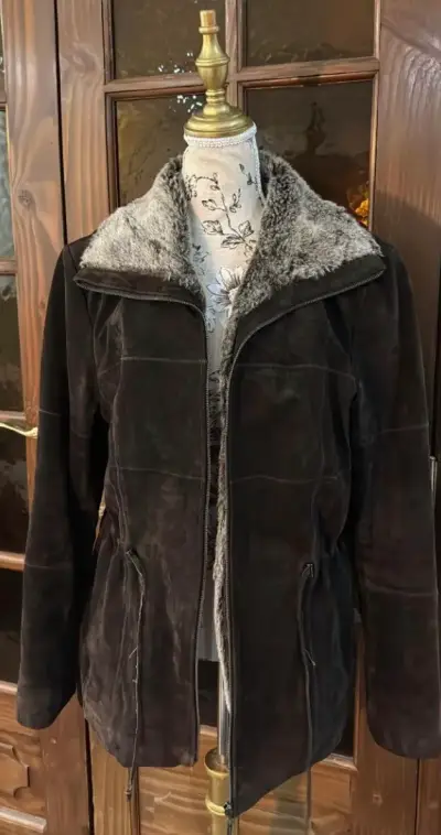 Chaqueta de gamuza marrón con forro de piel - miniatura 1
