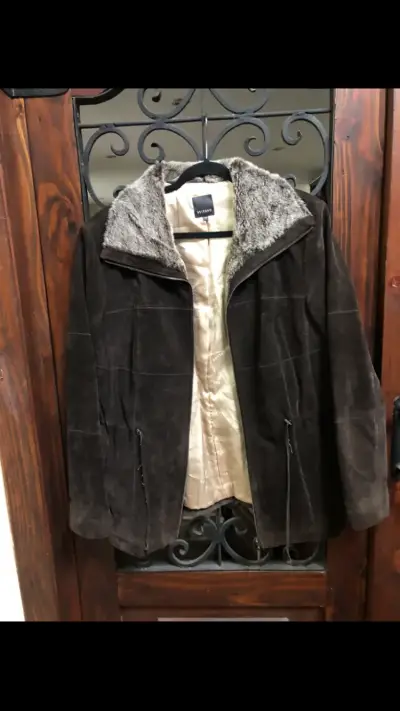 Chaqueta de gamuza marrón con forro de piel - miniatura 2