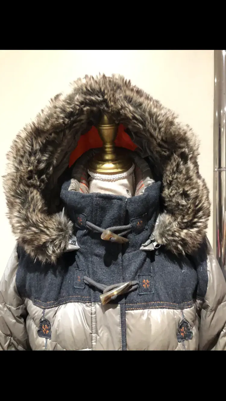Parka acolchada gris con capucha - 2
