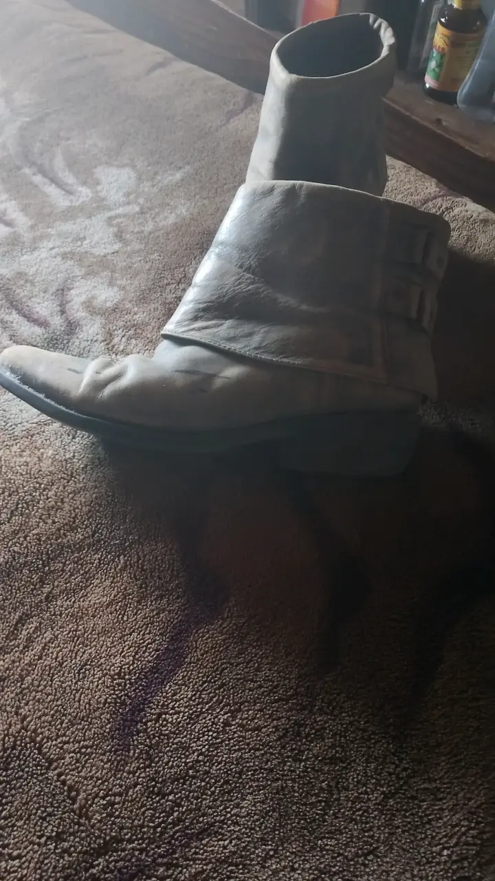 Botines de cuero en buen estado - 2