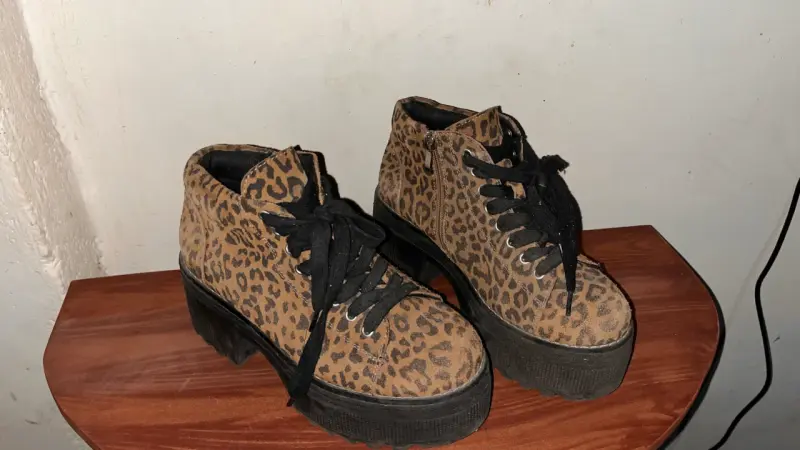 Botines de gamuza marrón con tacón - 3