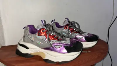 Botines de gamuza marrón con tacón - miniatura 5