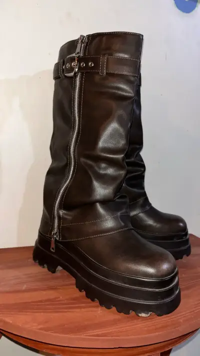 Botas de cuero marrón con cierre lateral - miniatura 1