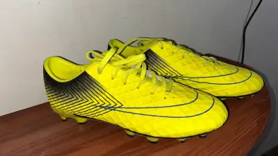 Zapatillas de fútbol amarillas Nike - miniatura 1