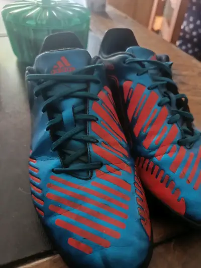 Zapatillas deportivas Adidas azul y rojo - miniatura 1