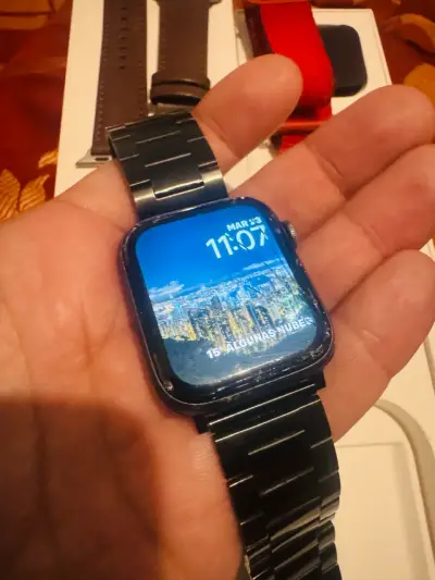 Apple Watch  Serie 4 con correas intercambiables - miniatura 1