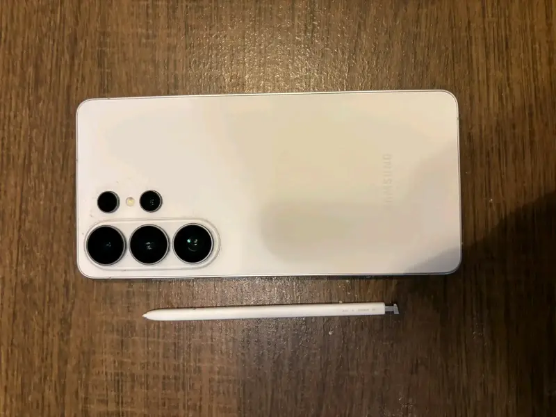Samsung Galaxy S26 Ultra con lápiz y funda - 3