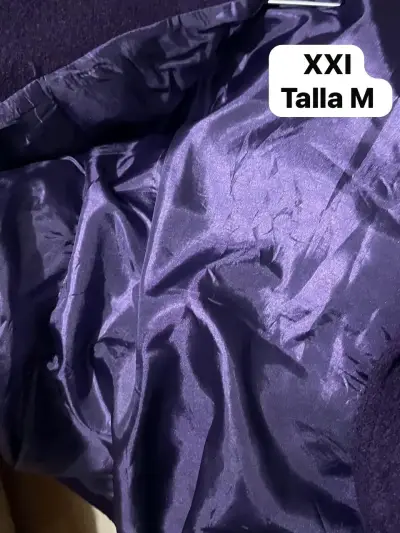 Abrigo morado de lana con botones - miniatura 4